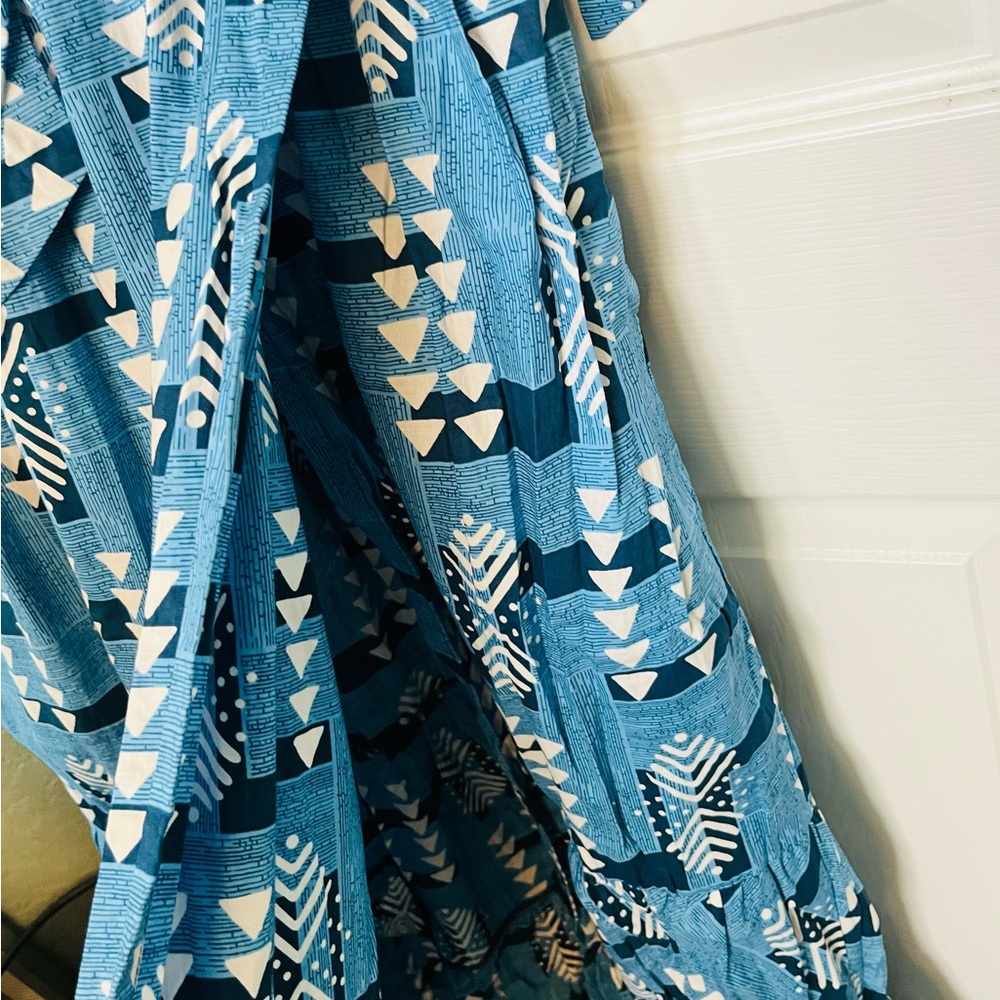Blue Geometric Patterned Dress - Picture 2 of 8